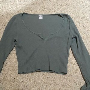 green cropped long sleeve aritzia tna medium